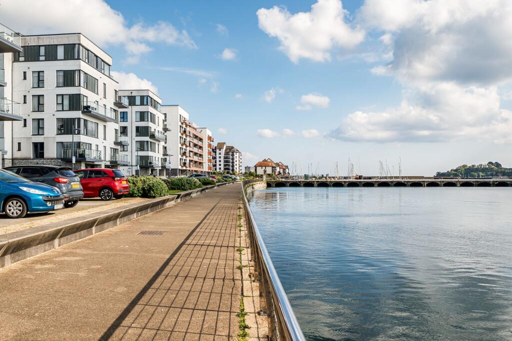 Main image of property: Aqua House, Kingdom Street