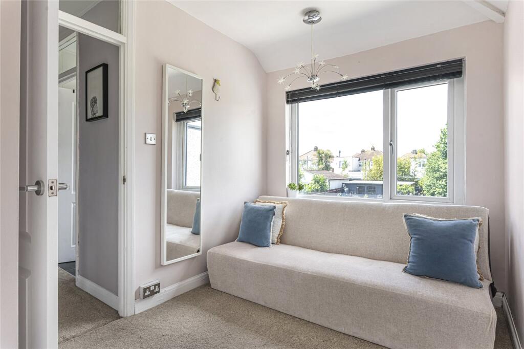 House in London - View 5