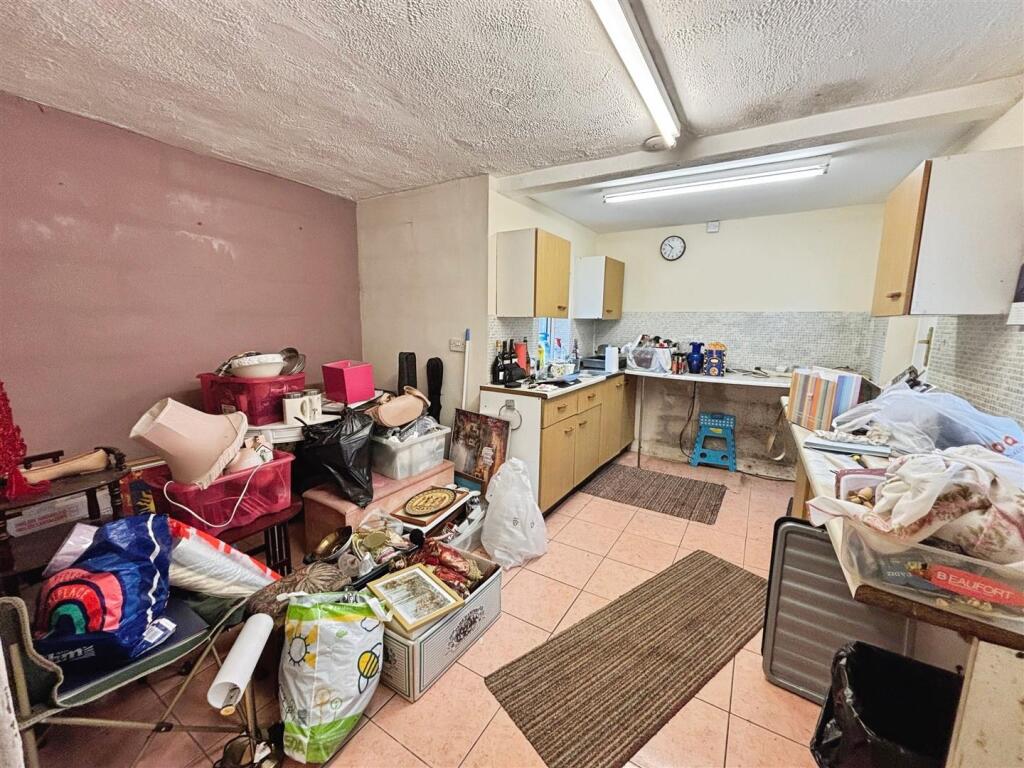 Additional image 5 of Wakefield Road, Bradford, BD4 7NB