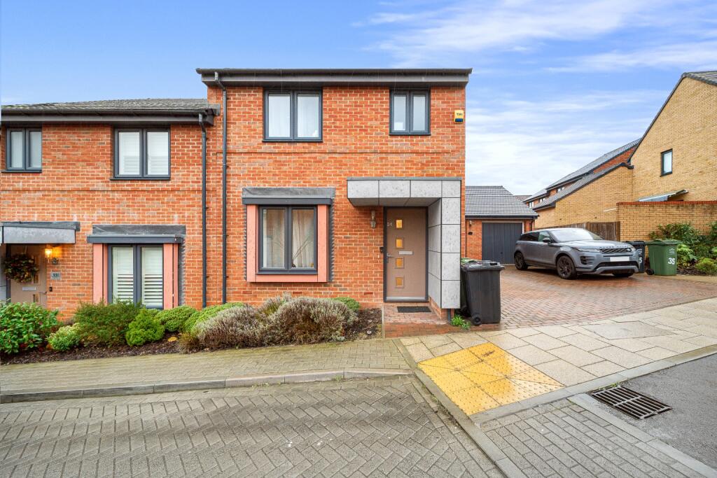 Main image of property: Lancaster Close, Castle Hill, Ebbsfleet Valley, Swanscombe, Kent, DA10