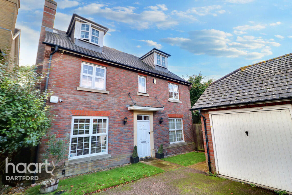 6-bed detached on High Trees, Dartford, £800,000