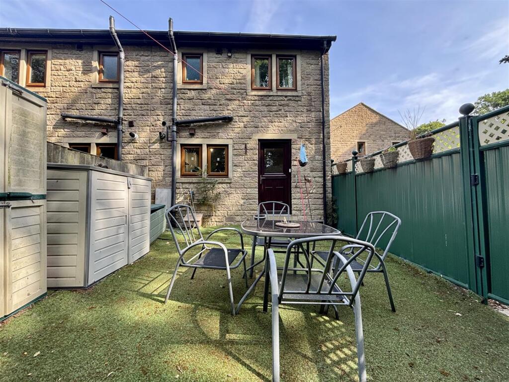 House in Bradford, West Yorkshire - View 2
