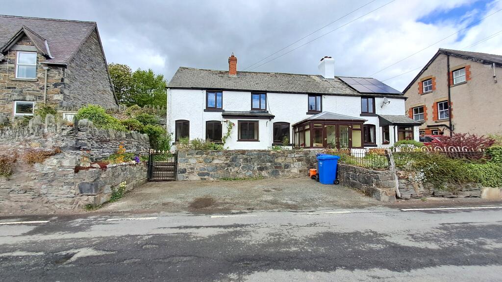 Main image of property: Carrog, Corwen,