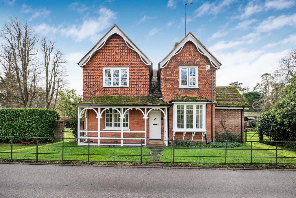 Holme Park, Heathlands Road photo 3