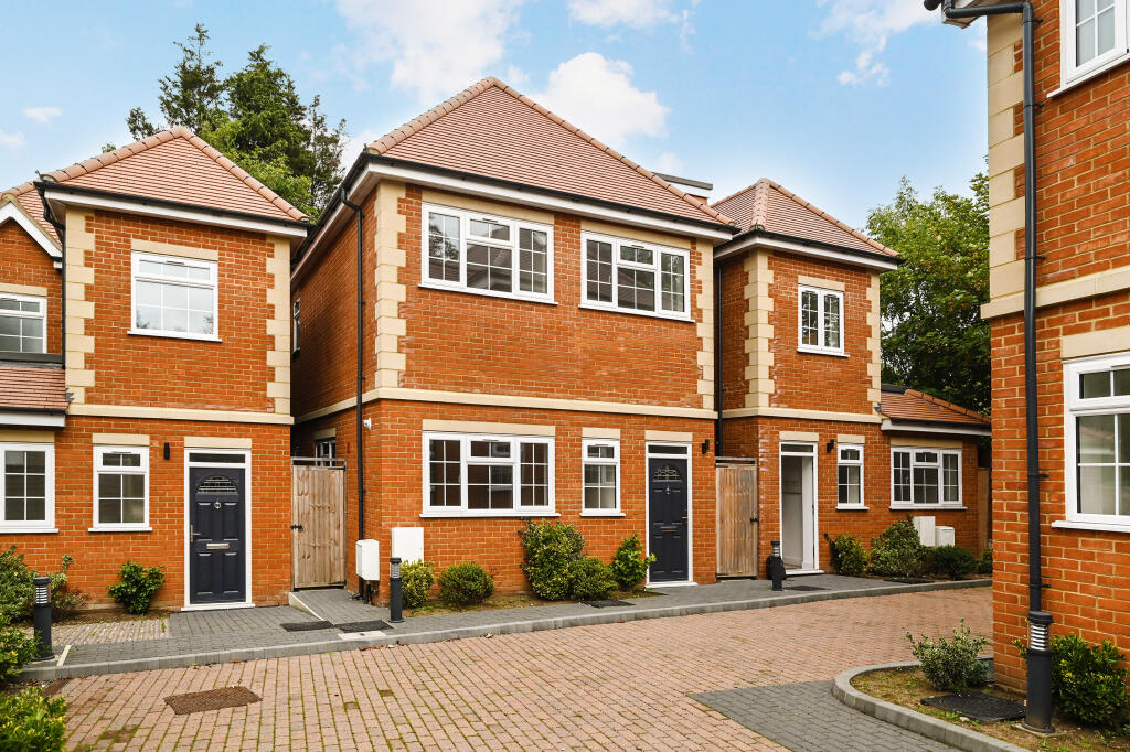 Main image of property: Maxwelton Close (B), London, NW7