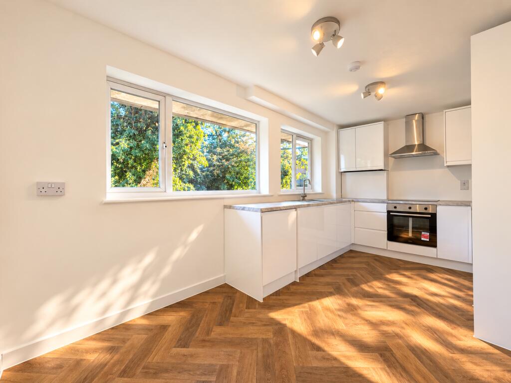 Apartment in East Hertfordshire, Bishop's Stortford - View 2