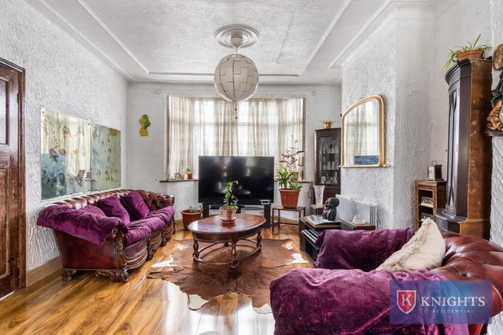 House in London - View 2