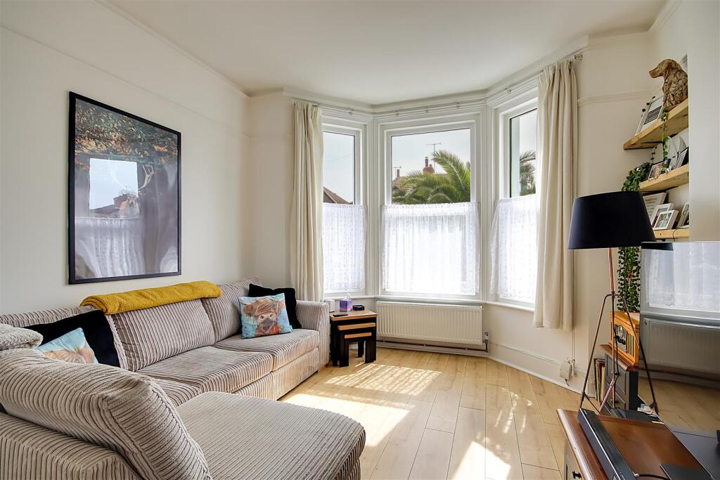 Apartment in Worthing, West Sussex - View 5