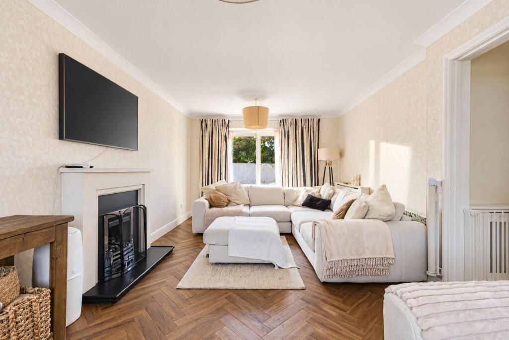 House in Stevenage - View 2