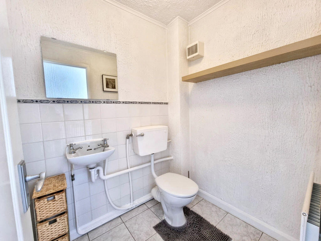 House in Newcastle upon Tyne, Tyne and Wear - View 6