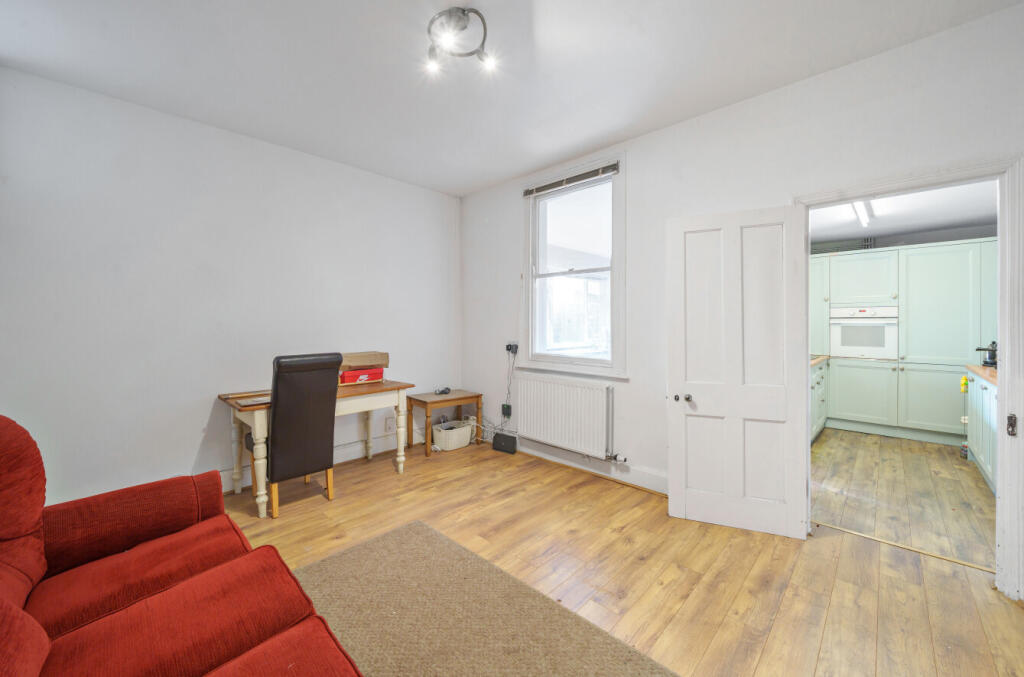 House in Cheltenham, Wymans Brook, St Peter's - View 4