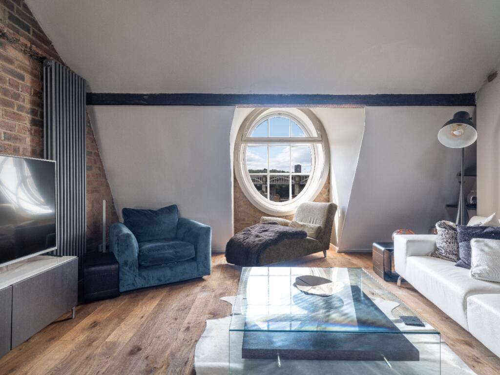 Apartment in Newcastle upon Tyne - View 5