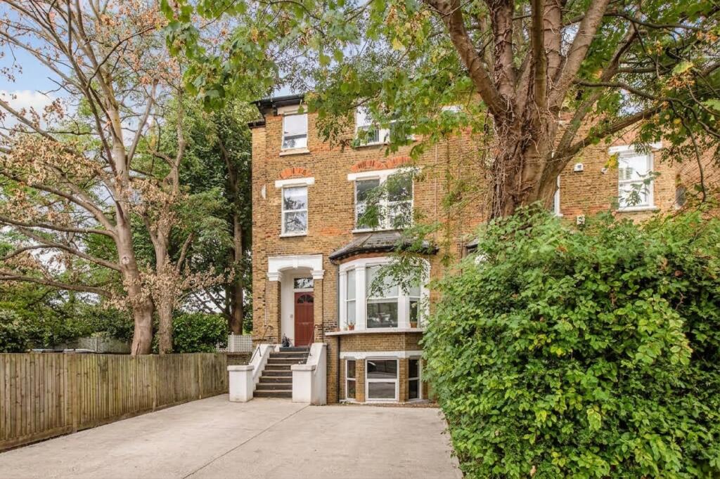 Apartment in London, Park Royal
