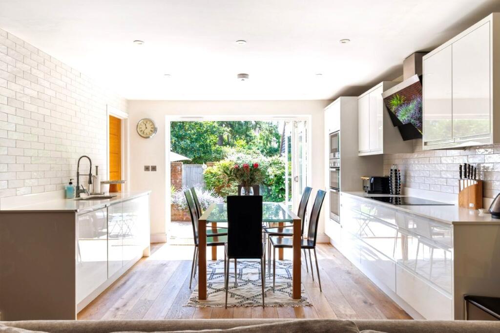 House in Marlow, Buckinghamshire - View 2