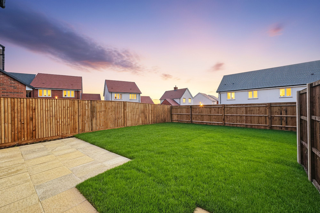 Foxall Gardens, Angmering, BN16 photo 2