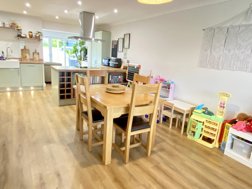 Heol Morien, Nelson, Treharris, CF46 6JA photo 3