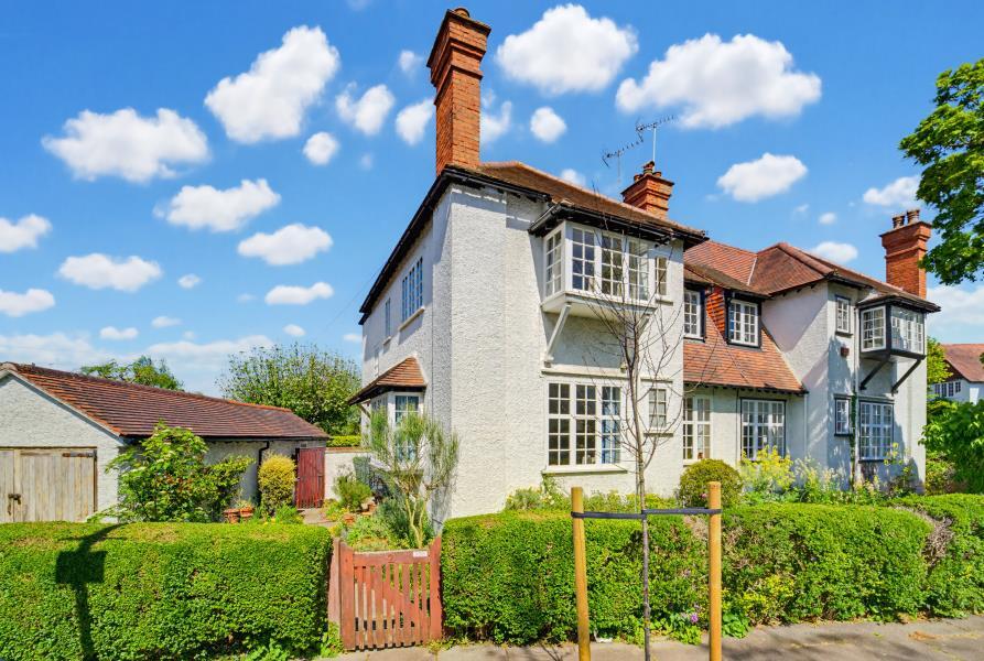 Main image of property: Ruskin Gardens, W5