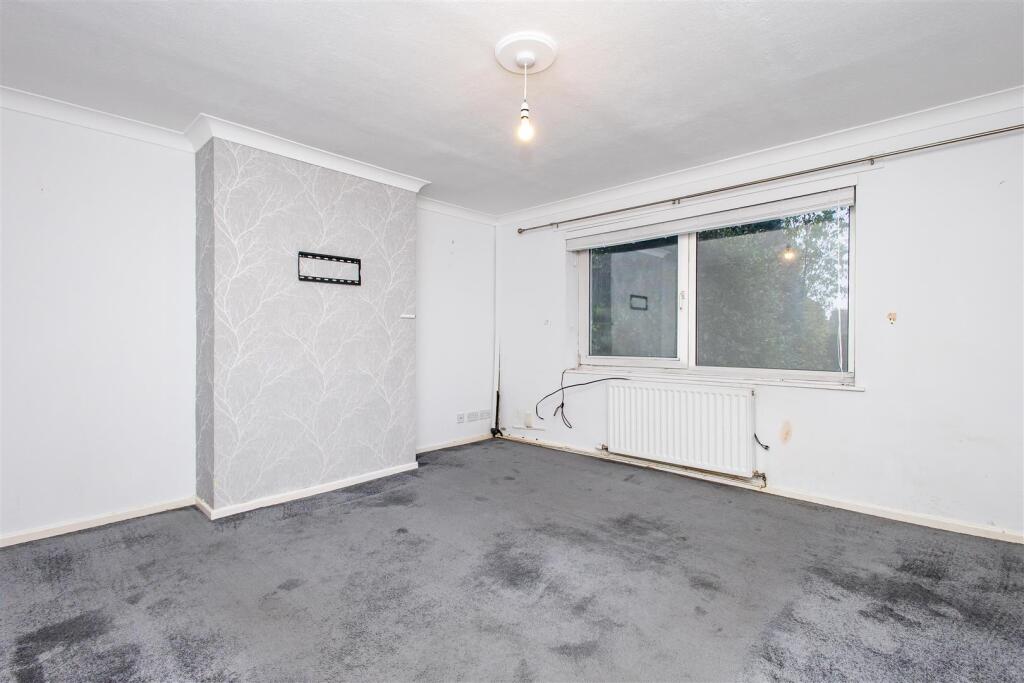 Martinfield Road, Penwortham, Preston photo 2