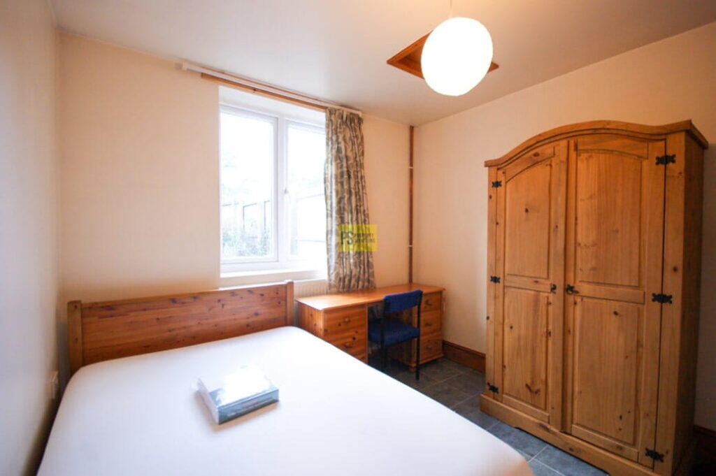 6 bedroom terraced house for rent