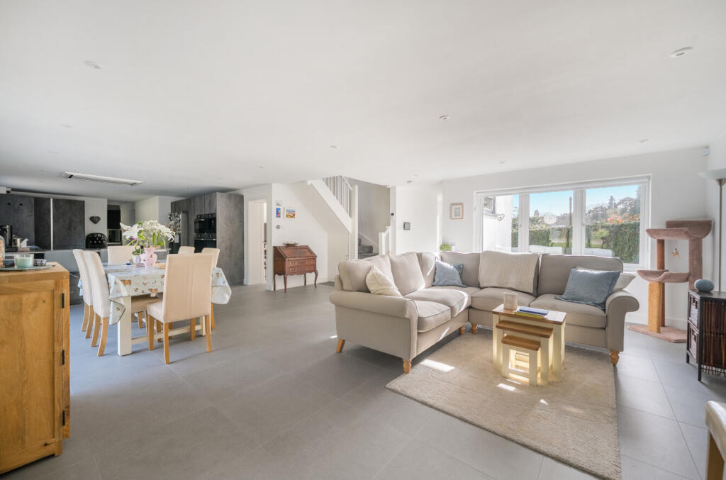 Upper Chobham Road, Camberley, Surrey, GU15 - View 3