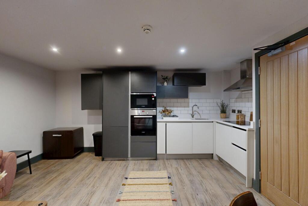 Main image of property: Flat 1, Hoods Hideout, 66-72 Houndsgate NG1 6BA