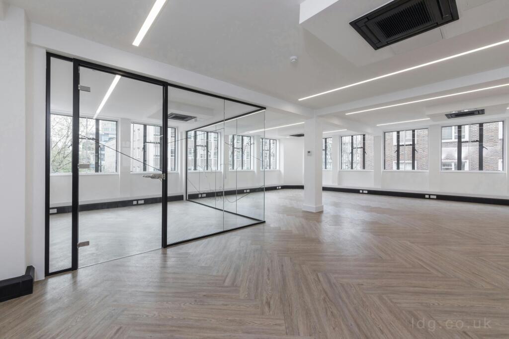 OFFICE 12.jpg