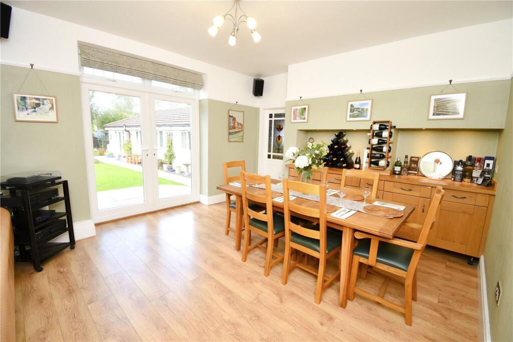 House in Wirral, Woodchurch - More