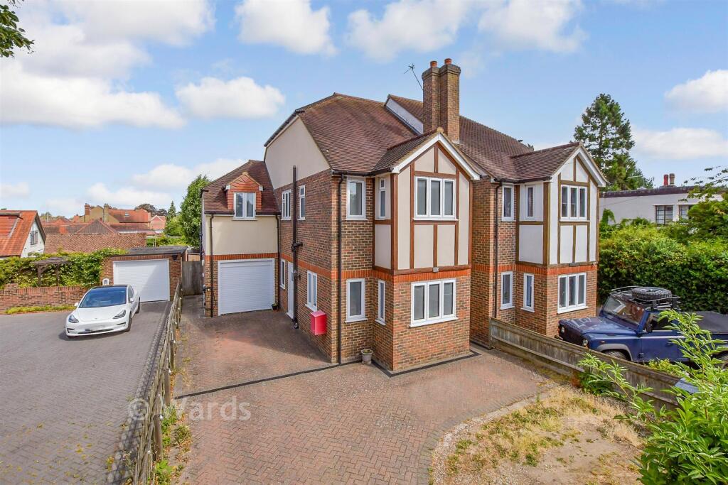 Main image of property: Cranborne Avenue, Maidstone, Kent