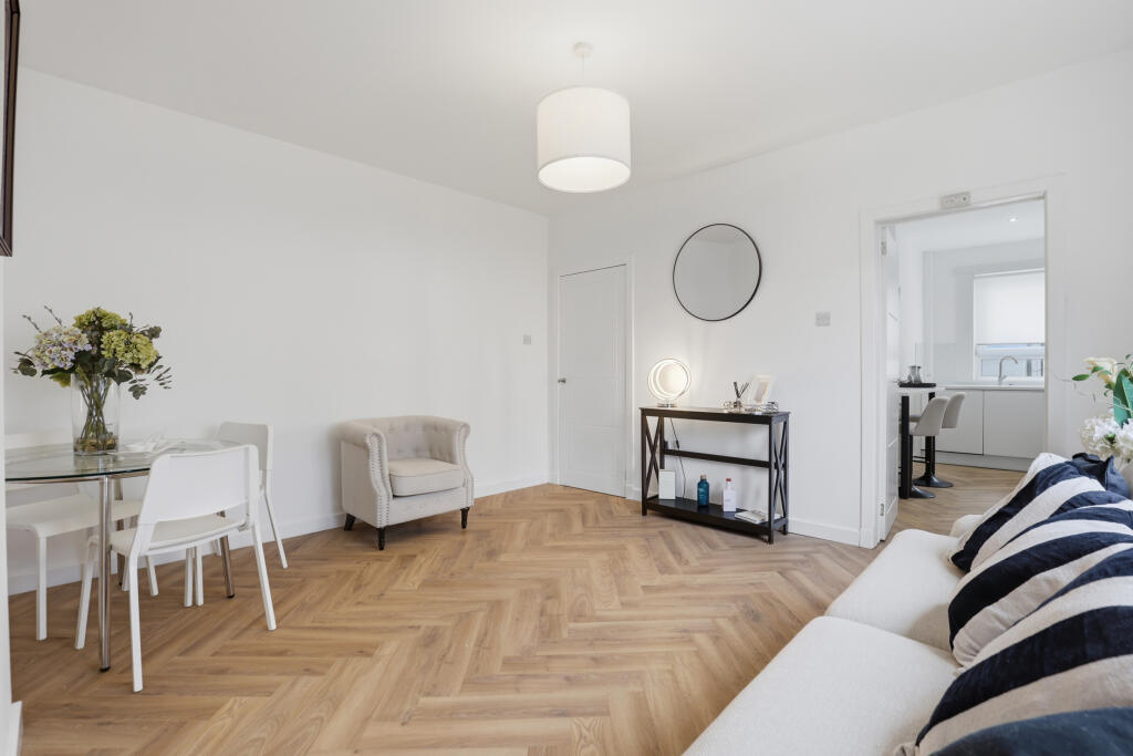 Apartment in Glasgow - View 3