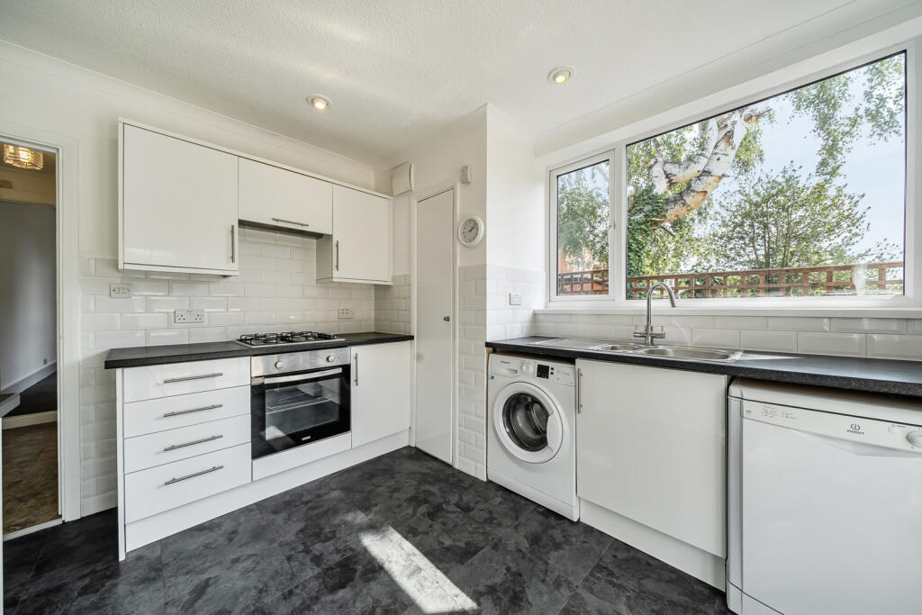 Apartment in London, Northwood - View 5