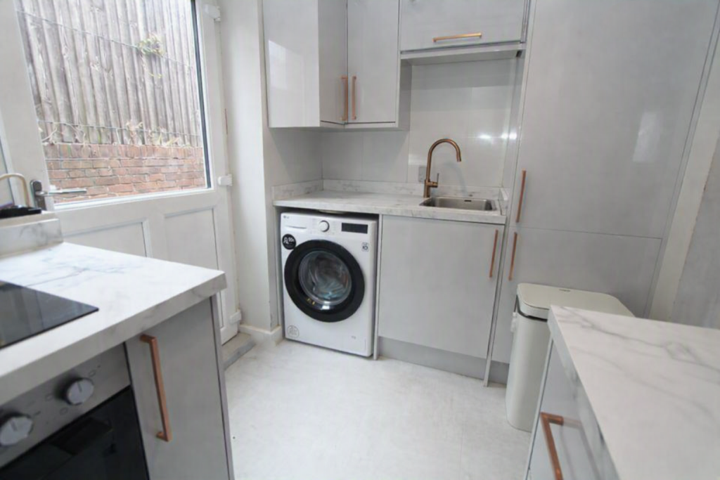 House in Dudley - View 5