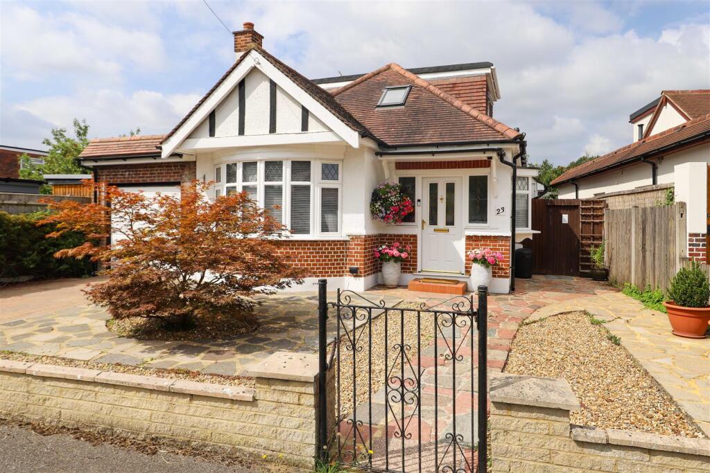 4-bed detached on Derwent Avenue, Ickenham, UB10, £900,000
