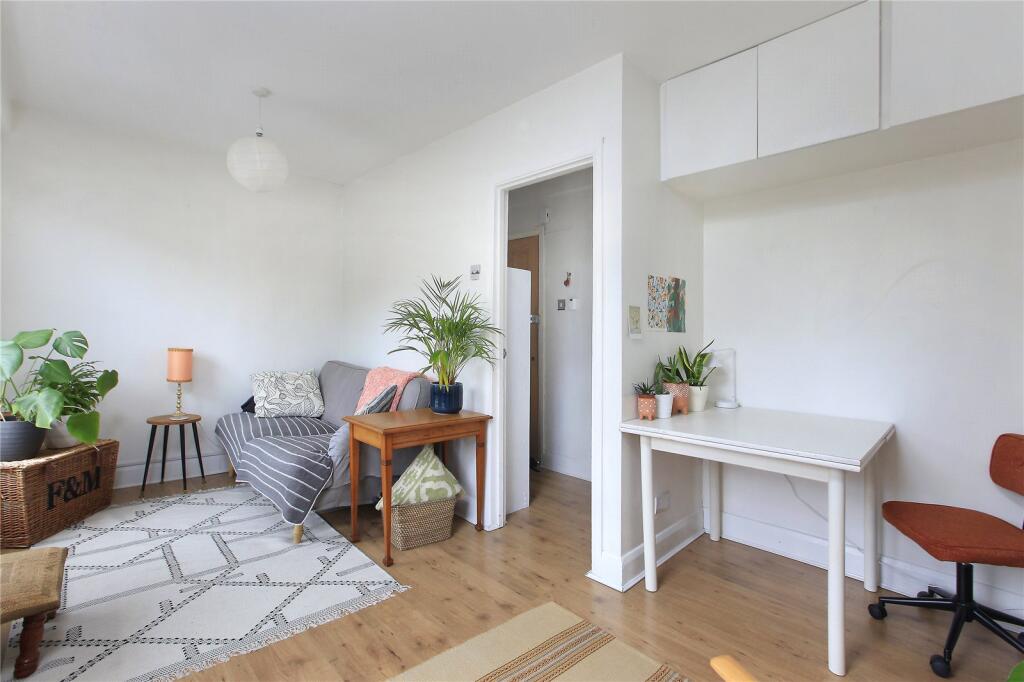 Apartment in London - View 5