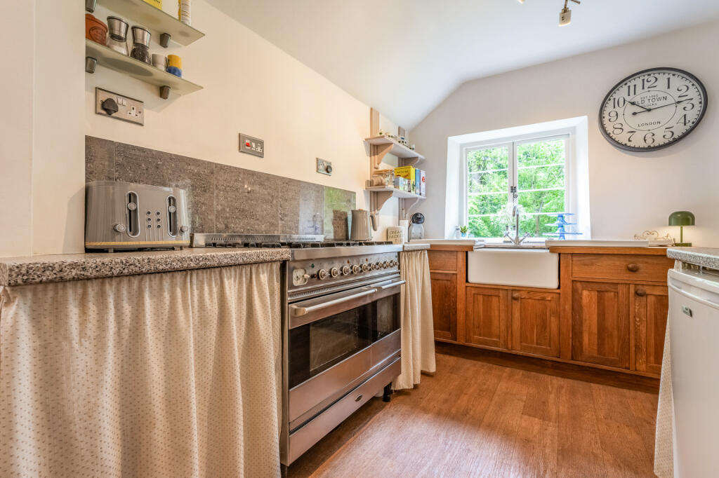 House in Worcester - View 4