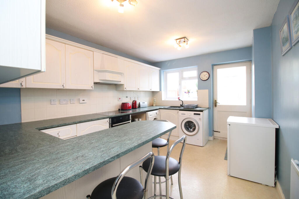 Mariners Close,  Fleetwood, FY7 photo 3