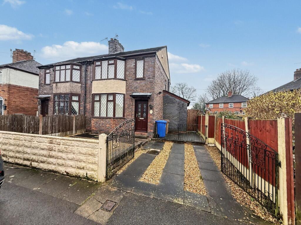 2-bed semi-detached on Levita Road, Oakhill, Stoke-on-Trent, £155,000