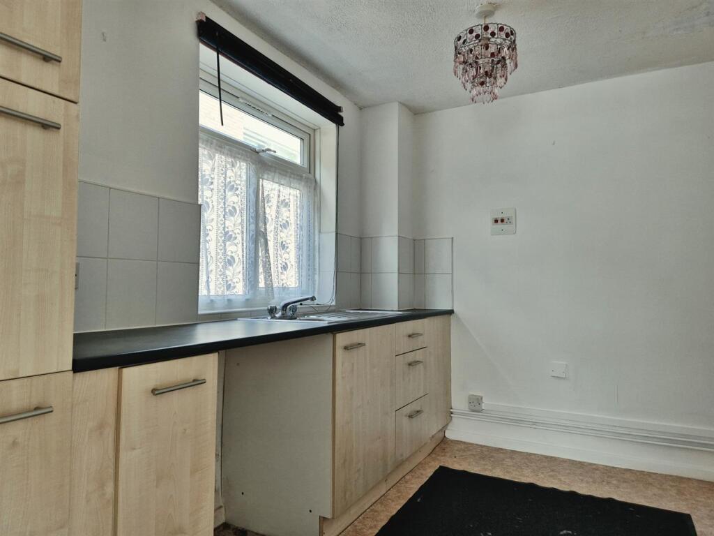 Apartment in Weston-super-Mare, North Somerset - View 4