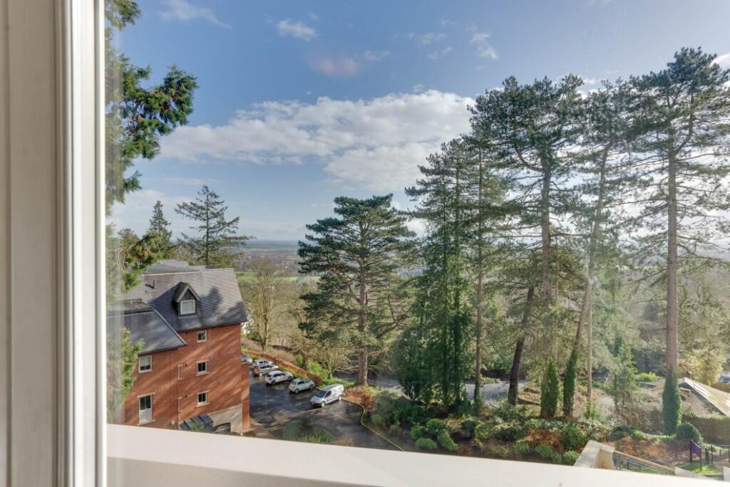 Ellerslie Drive, Malvern, Worcestershire, WR14 photo 2