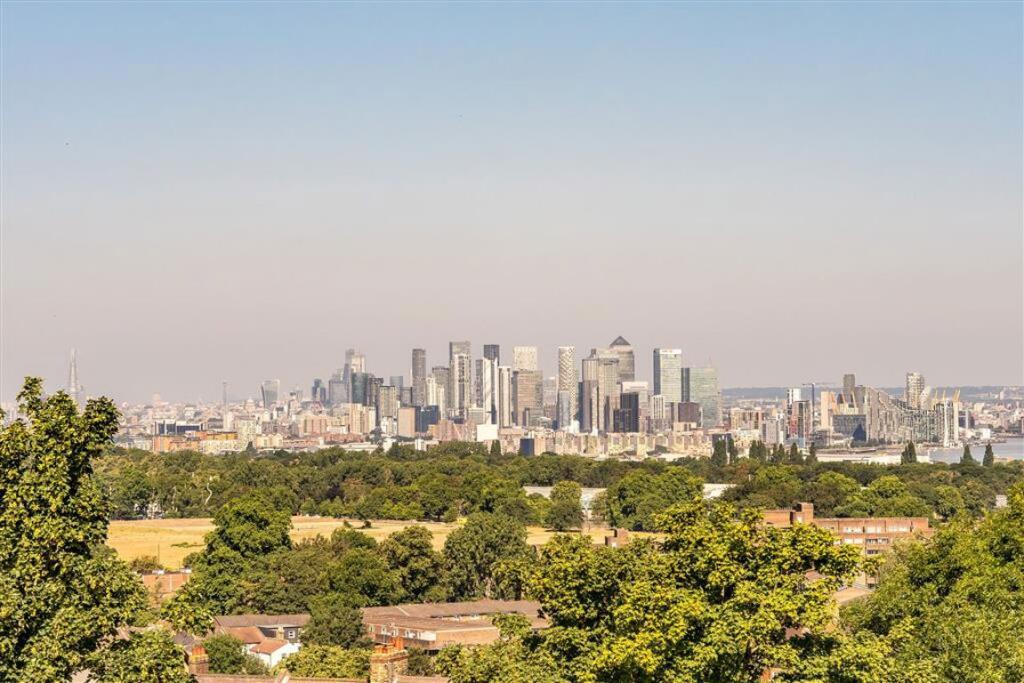 House in London, Royal Borough of Greenwich - More