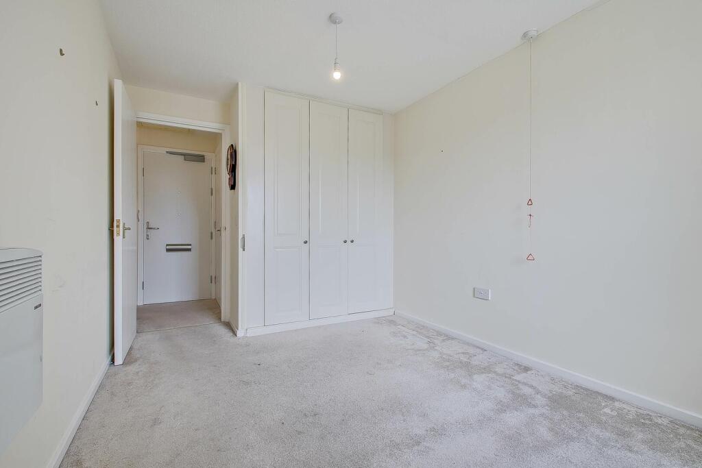 Stokes Court , Diploma Avenue N2 - More