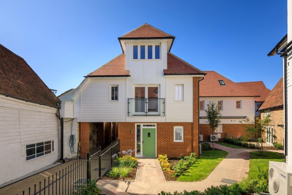 Main image of property: Cranbrook, 
Kent, 
TN17 3HF