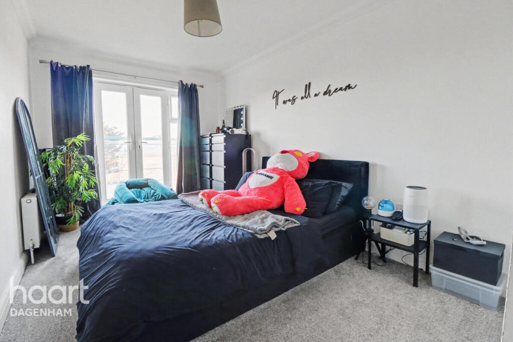 Apartment in London, Dagenham - More