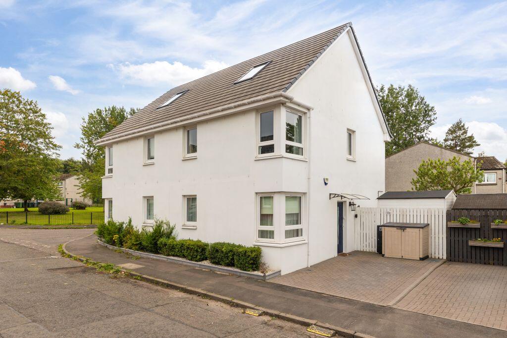 Main image of property: 10a Craigmillar Castle Gardens, Edinburgh, EH16 4BR
