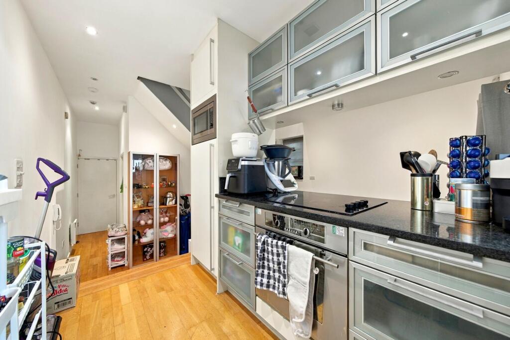 Apartment in Nottingham - View 5