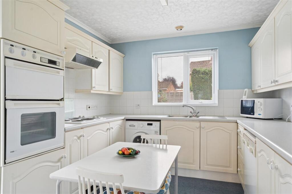 House in Denham Green, Denham - More