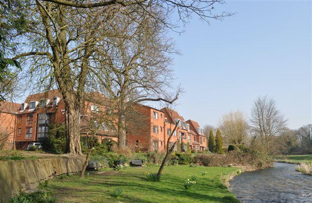 Main image of property: 37 Home Park House