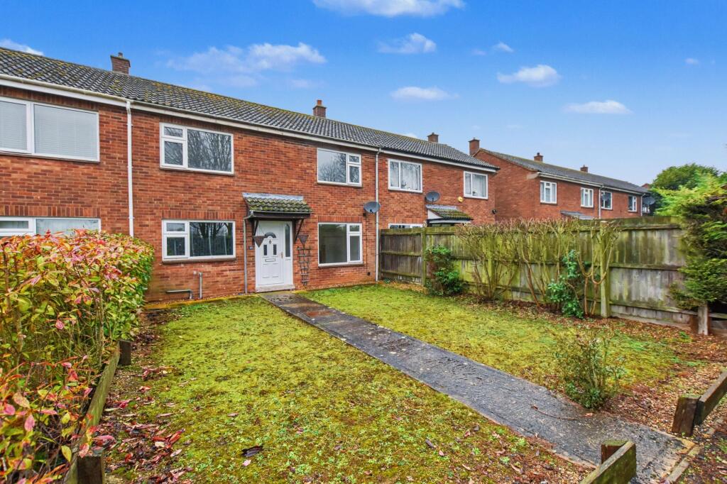 3-bed terraced on Nairn Road, Stamford, PE9, £260,000