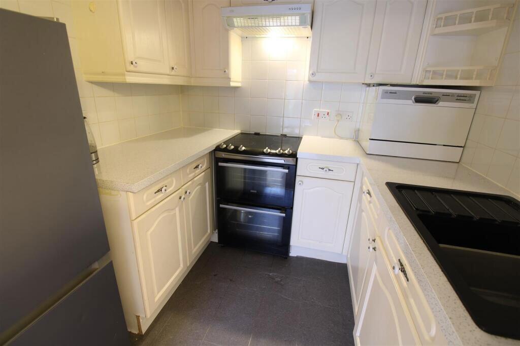 Apartment in Cowes, Isle of Wight - View 2