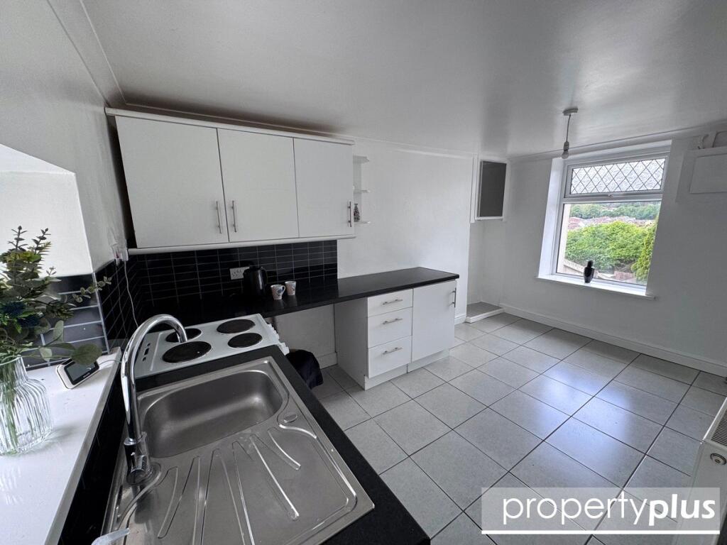 House in Tonypandy, Tonyrefail - View 5