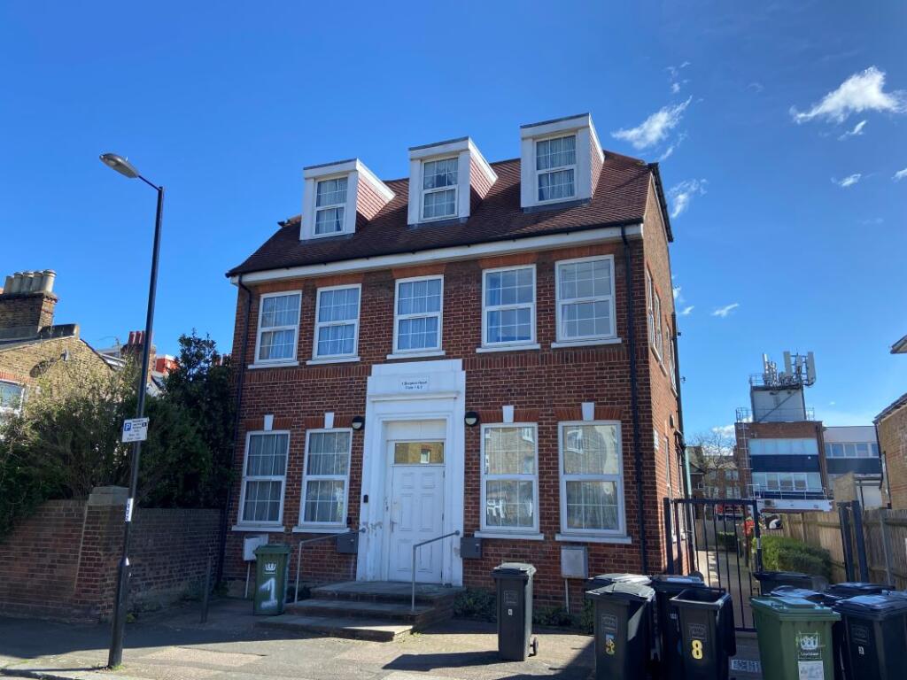 Main image of property: Flat 1, 1 Blagdon Road, London, SE13 7HL